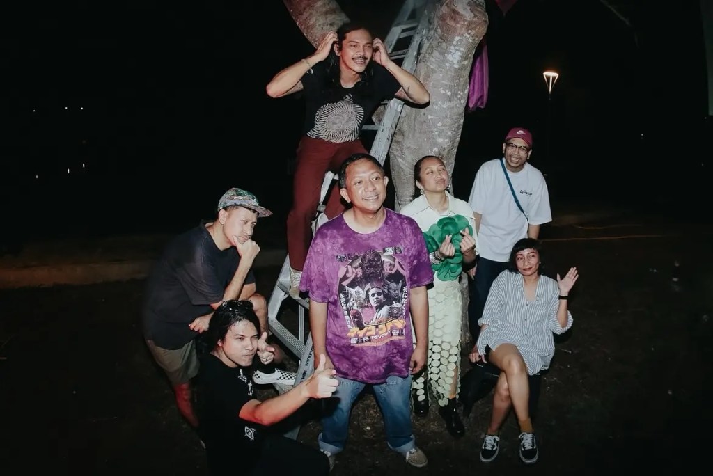 Bands Are Covering Couple To Celebrate Its 30th&nbsp;Anniversary